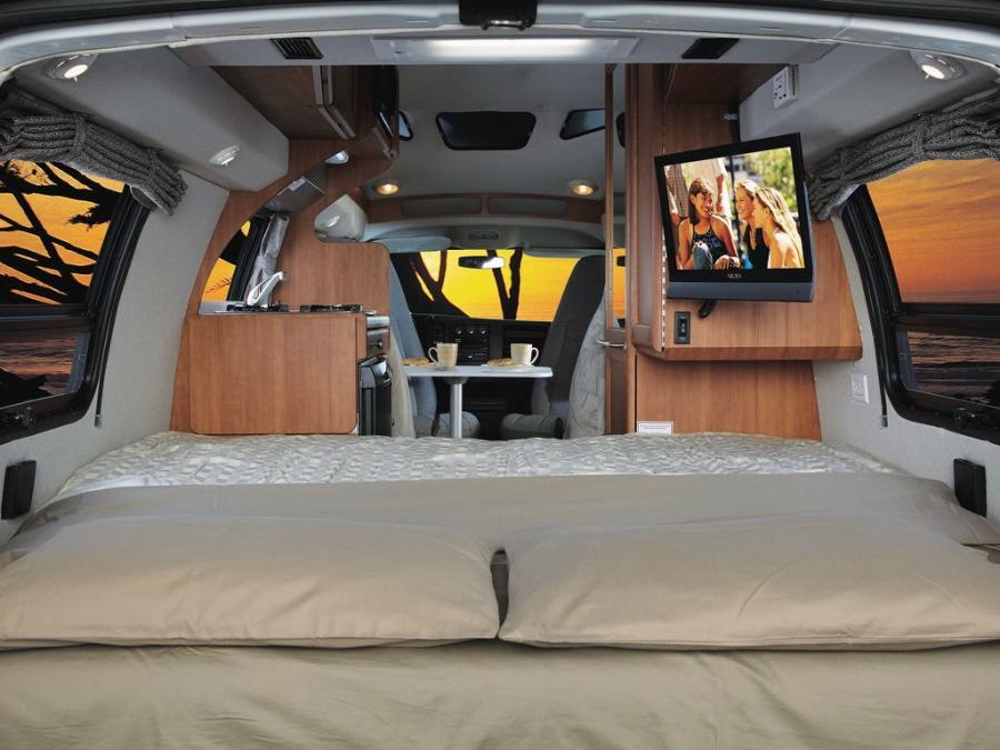 Интерьер Roadtrek 190 Simplicity 2011 года  (фото 2 из 4)